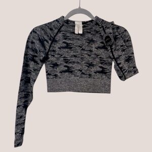 ABYL XS Camo Long Sleeve Crop Top Black Compression Workout Shirt
